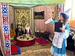 Получатели услуг Комплексного центра социального обслуживания Озинского района стали участниками познавательной программы «Традиции и обычаи казахского народа» в Доме дружбы.